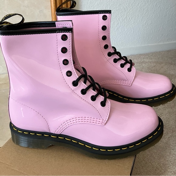 DR MARTENS 1460 W Patent Leather Lace Up Boots in Pale Pink Women's 9 NIB - Picture 10 of 16